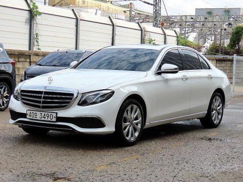 벤츠 E-클래스 W213 E220d 4MATIC 익스클루시브 사진 2