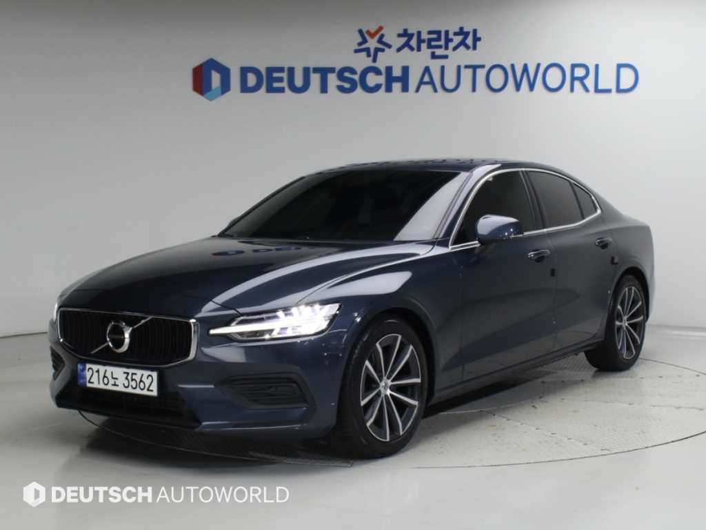 볼보 S60(3세대) B5 모멘텀