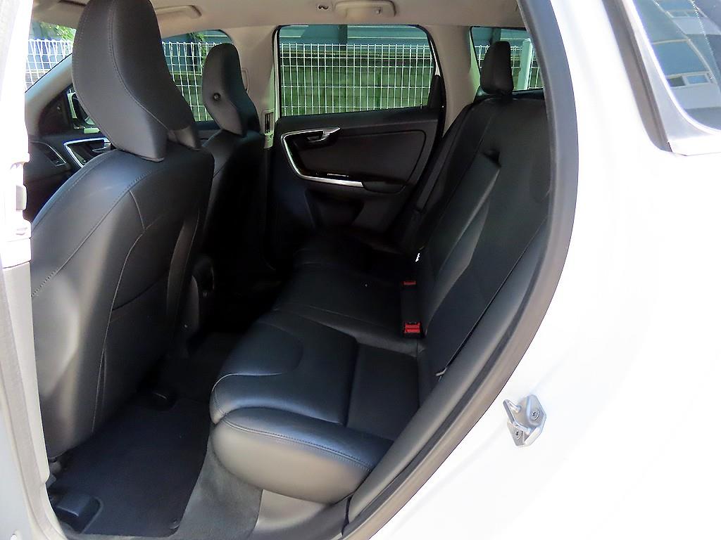 볼보 XC60 D4 사진 6