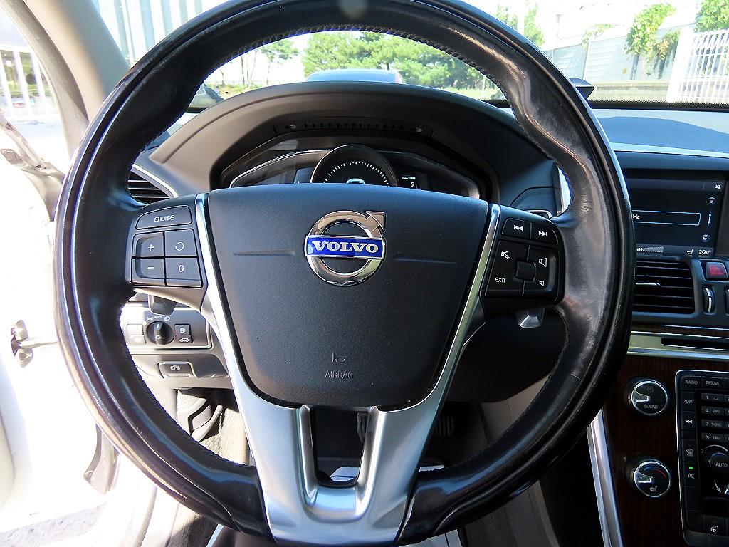 볼보 XC60 D4 사진 8