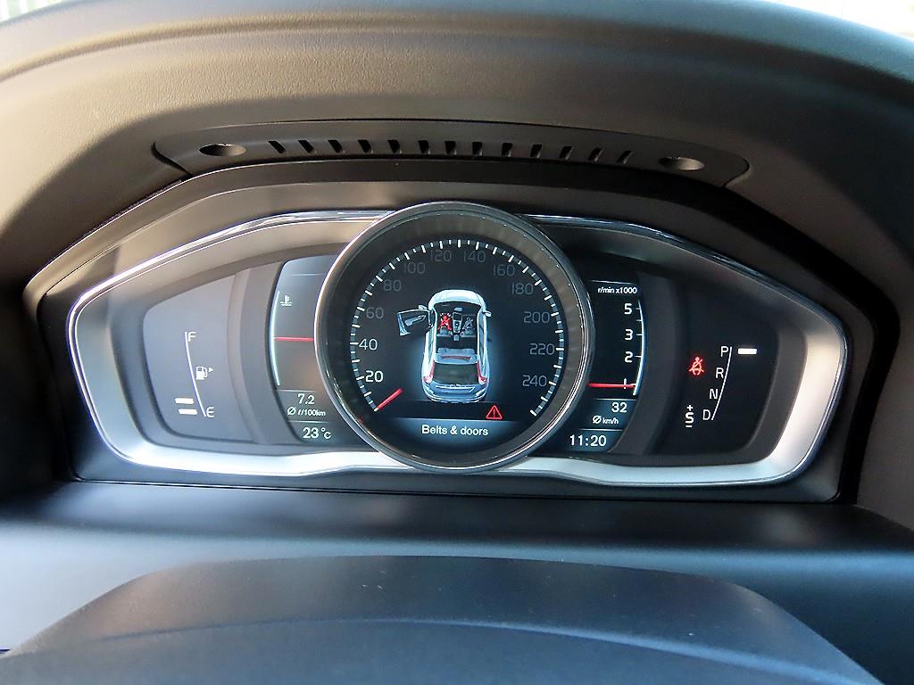 볼보 XC60 D4 사진 9