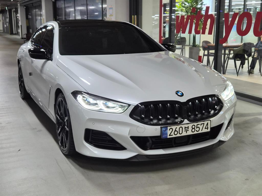 BMW 8시리즈 (G15) 사진 1