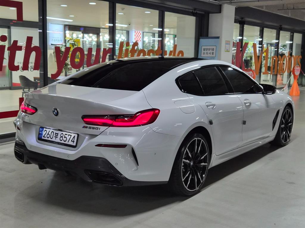 BMW 8시리즈 (G15) 사진 4