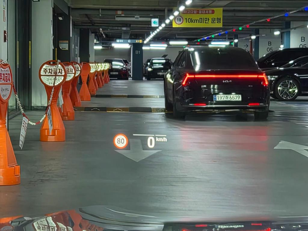 BMW 8시리즈 (G15) 사진 14