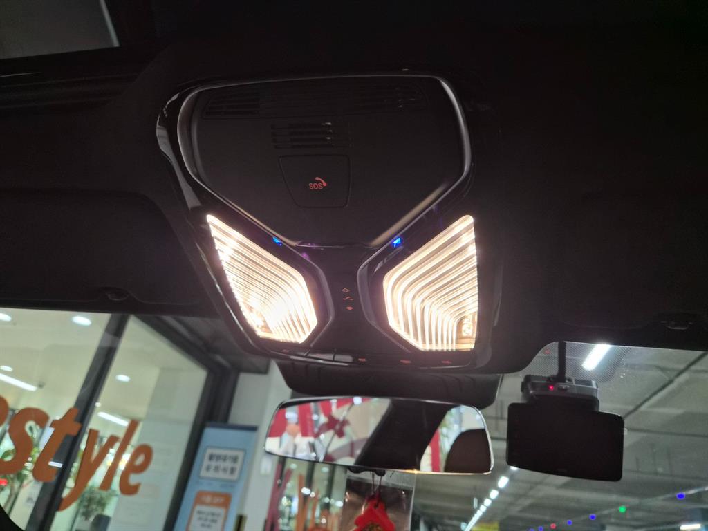 BMW 8시리즈 (G15) 사진 18