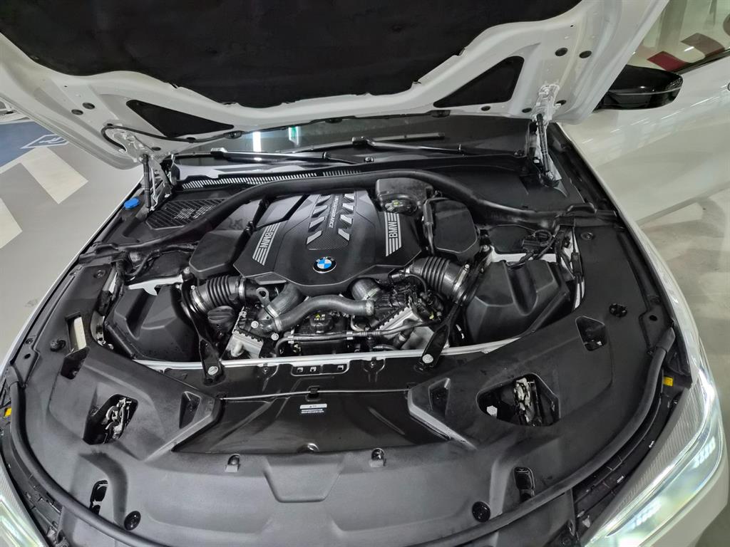 BMW 8시리즈 (G15) 사진 19