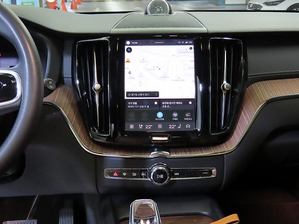 볼보 XC60(2세대) B5 AWD 얼티메이트 브라이트 사진 11
