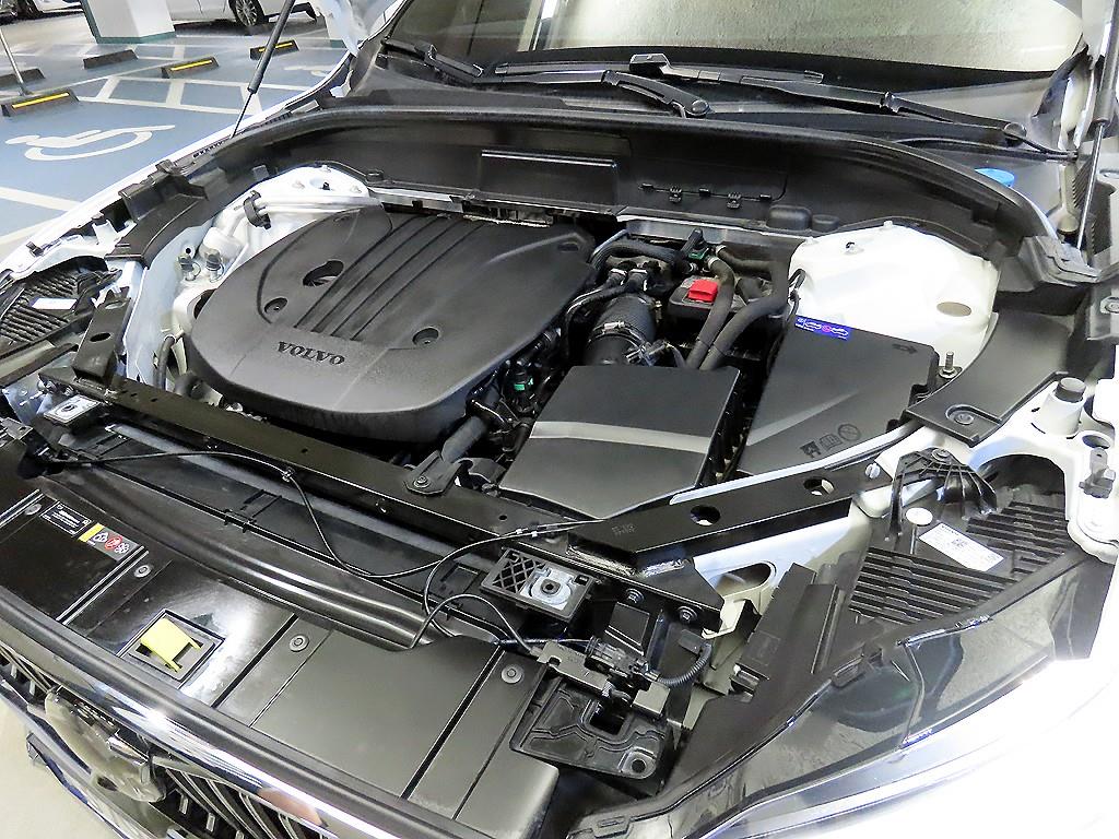 볼보 XC60(2세대) B5 AWD 얼티메이트 브라이트 사진 19