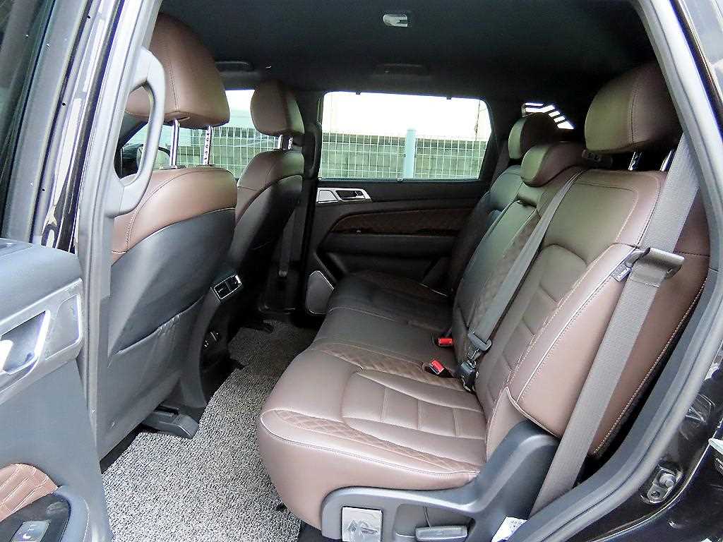KG모빌리티(쌍용) 올 뉴 렉스턴 (Y450) 디젤 2.2 4WD 프레스티지 사진 6