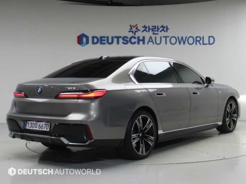 BMW 7시리즈 (G70) 750e xDrive M 스포츠 사진 2