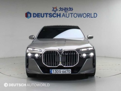 BMW 7시리즈 (G70) 750e xDrive M 스포츠 사진 3