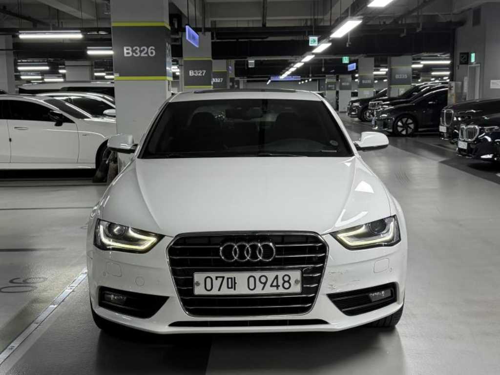 아우디 뉴 A4 30 TDI