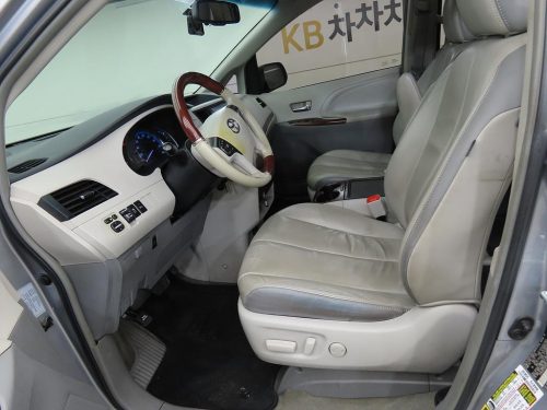 토요타 시에나 3.5 AWD 사진 8