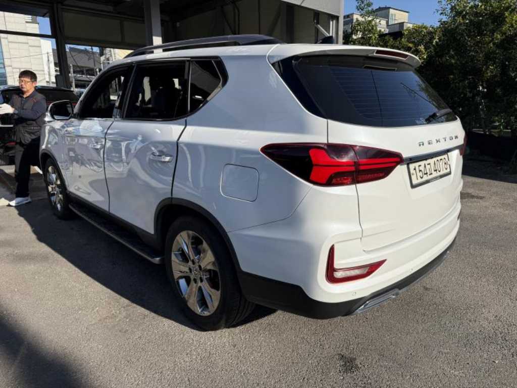 KG모빌리티(쌍용) 올 뉴 렉스턴 (Y450) 디젤 2.2 4WD 프레스티지 사진 3