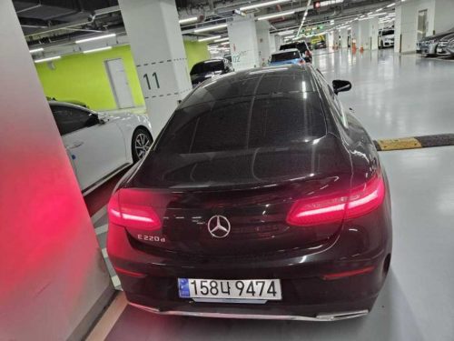 벤츠 E-클래스 W213 E220d 쿠페 사진 모두보기