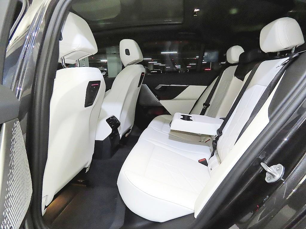 BMW 5시리즈 (G60) 523d 사진 7
