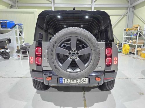 랜드로버 디펜더 (L663) 110 P400 X 사진 3