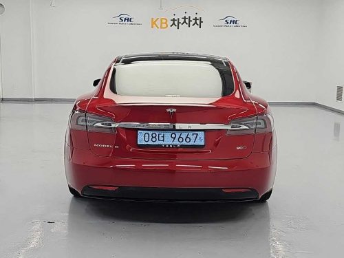 테슬라 모델 S 90D 사진 3