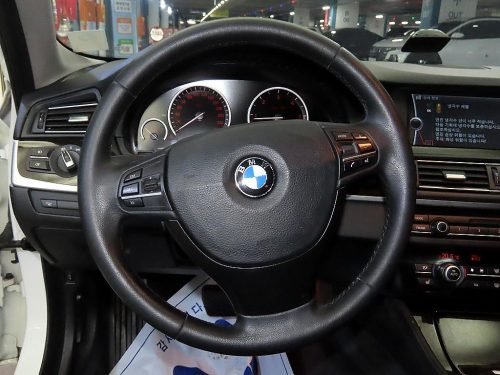 BMW 5시리즈 (F10) 520d 사진 8