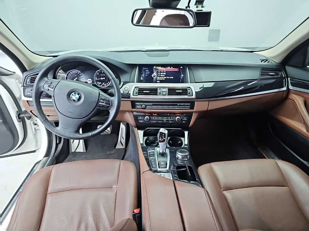 BMW 5시리즈 (F10) 520d xDrive M 에어로다이나믹 사진 7