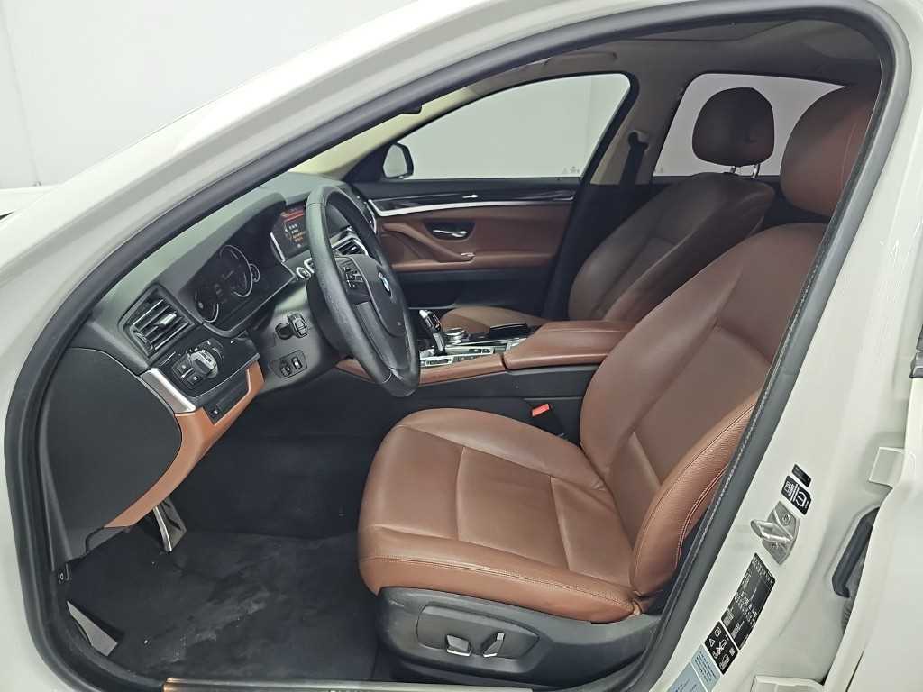 BMW 5시리즈 (F10) 520d xDrive M 에어로다이나믹 사진 11