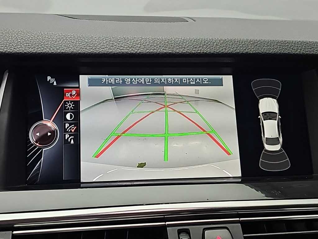 BMW 5시리즈 (F10) 520d xDrive M 에어로다이나믹 사진 16