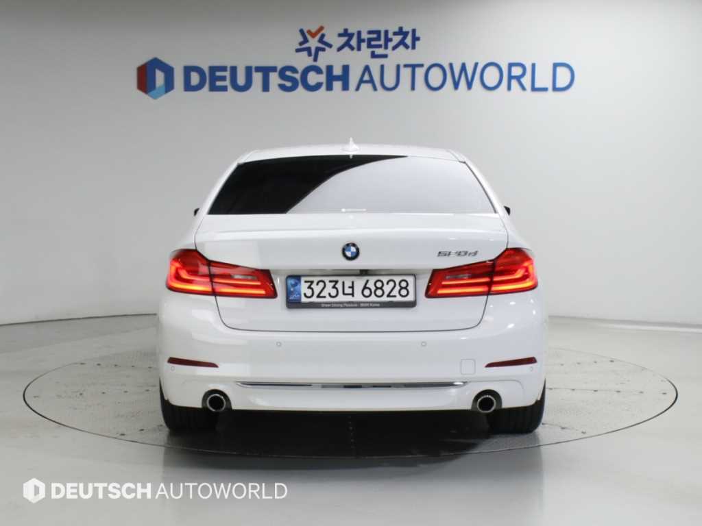 BMW 5시리즈 (G30) 520d 럭셔리 플러스 사진 4