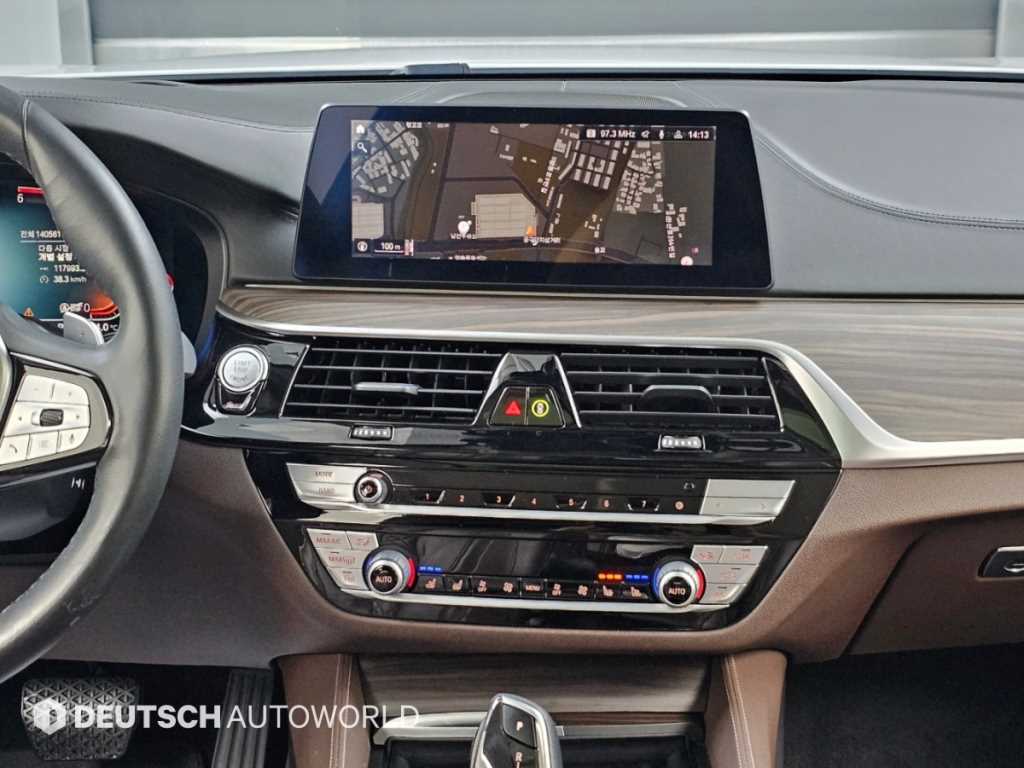 BMW 5시리즈 (G30) 520d 럭셔리 플러스 사진 14