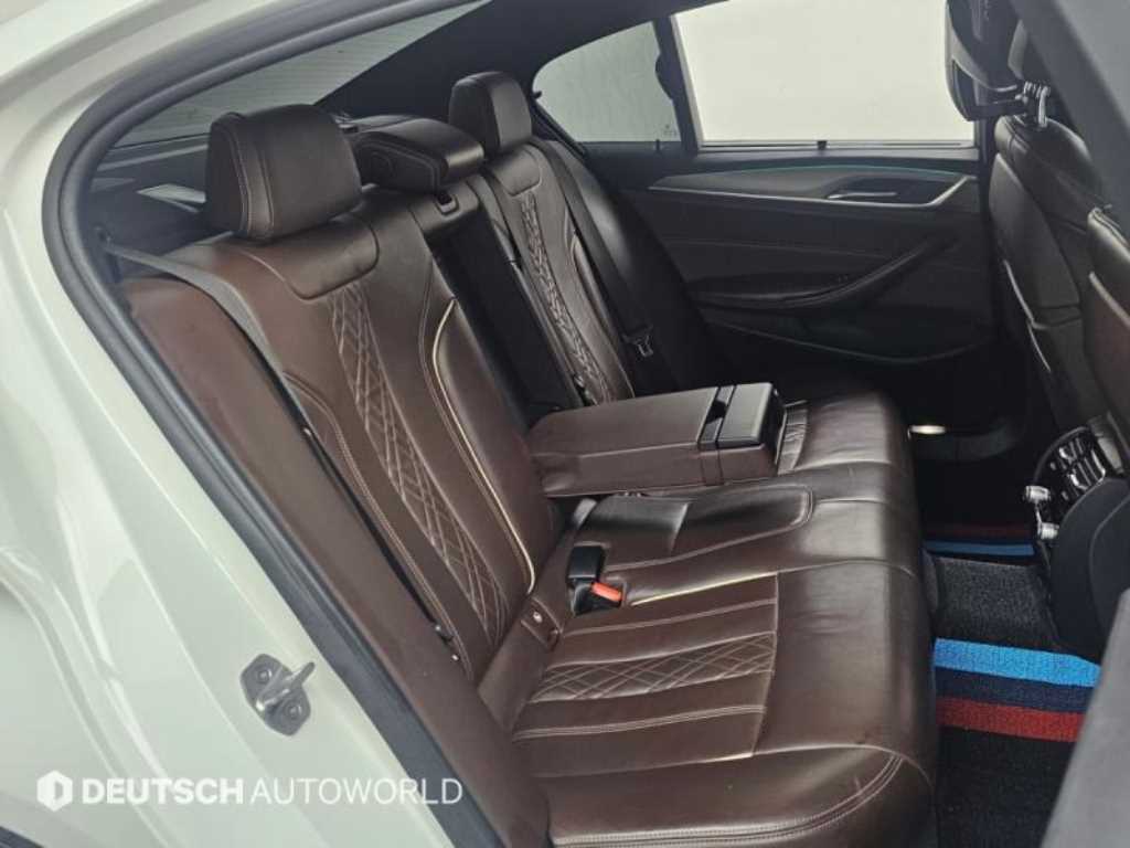 BMW 5시리즈 (G30) 530i xDrive M 스포츠 플러스 사진 12