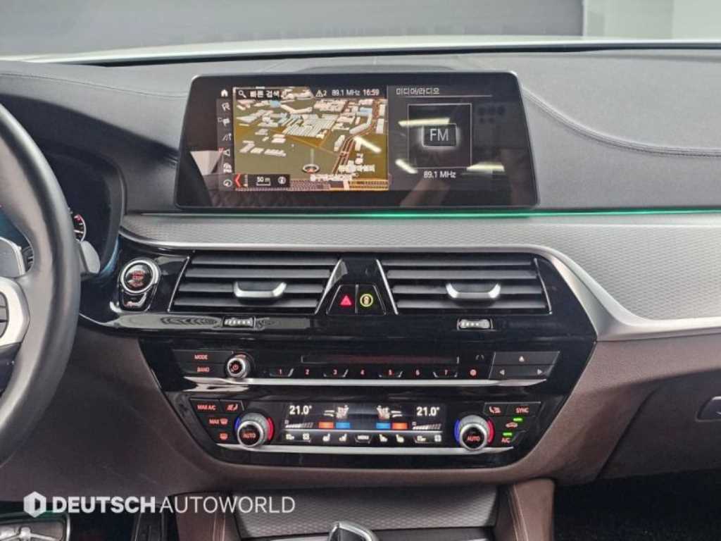 BMW 5시리즈 (G30) 530i xDrive M 스포츠 플러스 사진 14