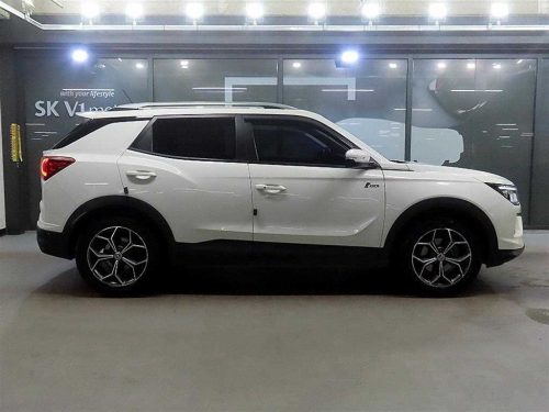KG모빌리티(쌍용) 뷰티풀코란도 2WD 가솔린 1.5 C5 플러스 사진 3
