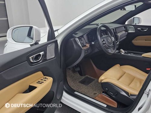 볼보 XC60(2세대) B5 AWD 인스크립션 사진 11