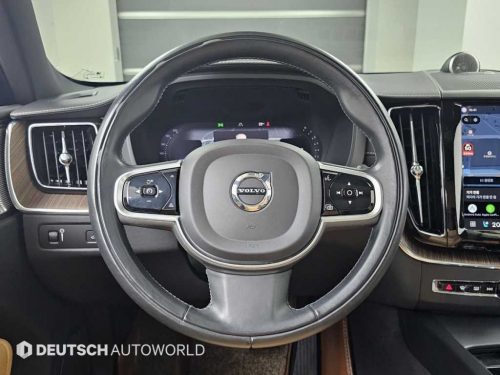 볼보 XC60(2세대) B5 AWD 인스크립션 사진 13
