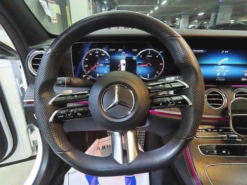 벤츠 E-클래스 W213 E220d 4MATIC AMG라인 사진 8