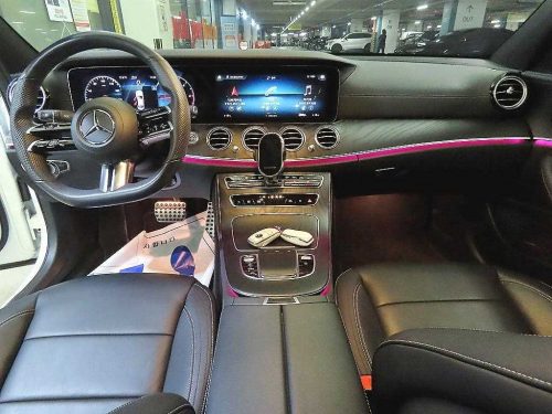 벤츠 E-클래스 W213 E220d 4MATIC AMG라인 사진 10
