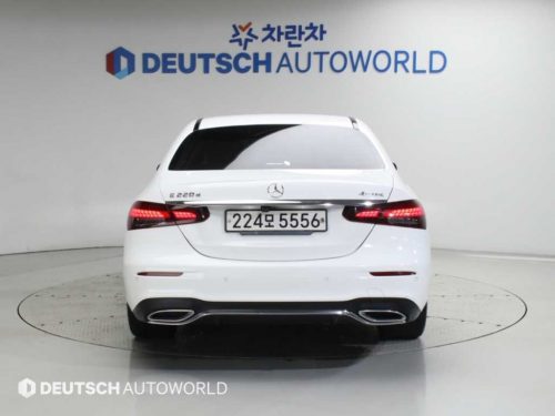 벤츠 E-클래스 W213 E220d 4MATIC AMG라인 사진 모두보기