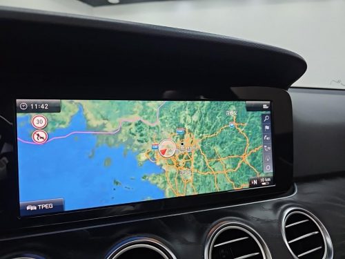 벤츠 E-클래스 W213 E220d 아방가르드 사진 14