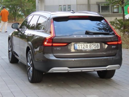 볼보 V90 크로스컨트리 B5 AWD 사진 모두보기