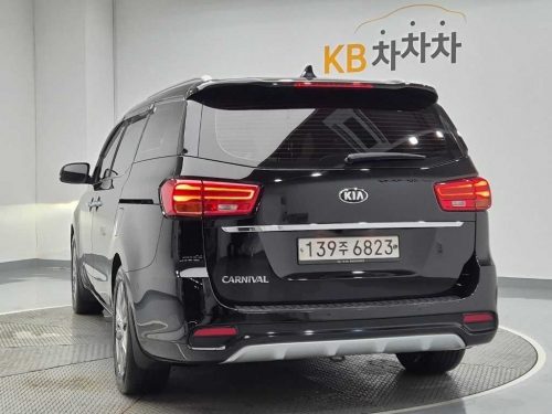기아 더 뉴 카니발 디젤 9인승 노블레스 스페셜 사진 2