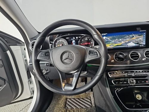 벤츠 E-클래스 W213 E220d 아방가르드 사진 9