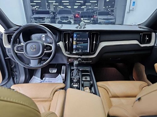 볼보 XC60(2세대) D5 AWD 인스크립션 사진 7
