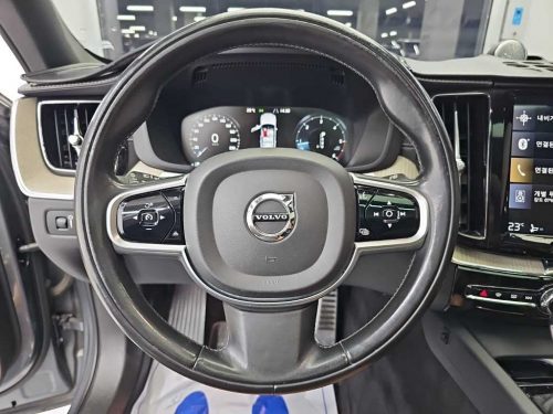 볼보 XC60(2세대) D5 AWD 인스크립션 사진 9