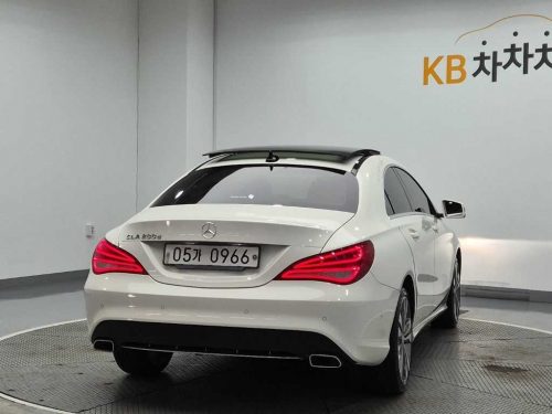 벤츠 CLA클래스 CLA 200d 사진 3