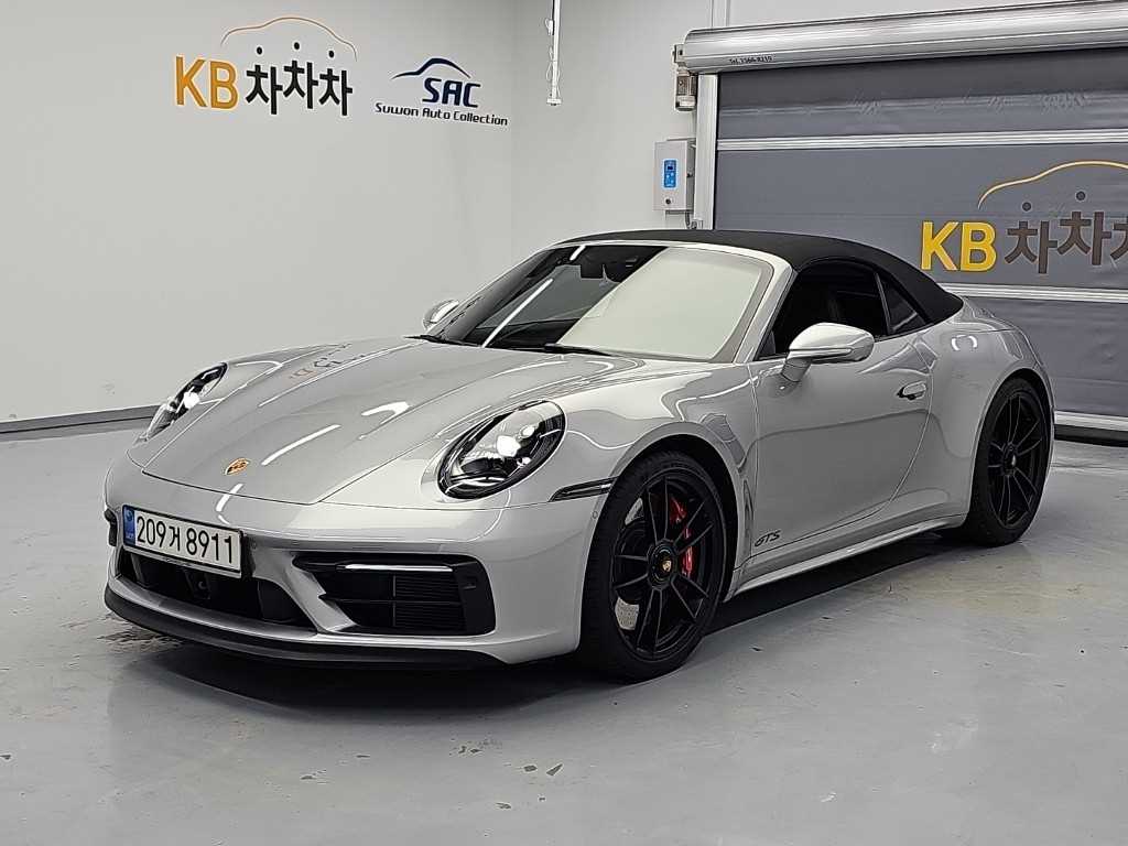 포르쉐 911(992) 카레라 4 GTS 카브리올레