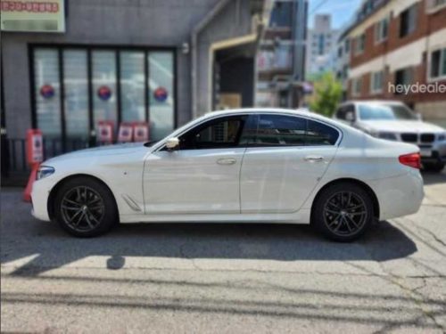 BMW 5시리즈 (G30) 520d xDrive M 스포츠 플러스 사진 3