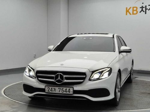 벤츠 E-클래스 W213 E220d 아방가르드