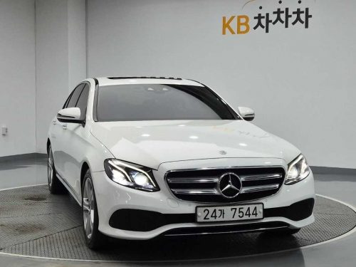벤츠 E-클래스 W213 E220d 아방가르드 사진 4