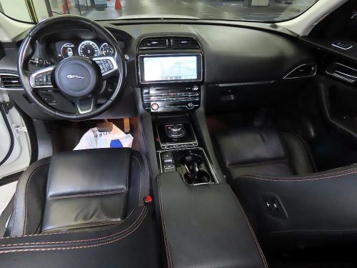 재규어 F-PACE 20d 프레스티지 사진 10