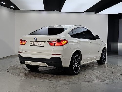 BMW X4 (F26) xDrive 20d M 스포츠 사진 모두보기