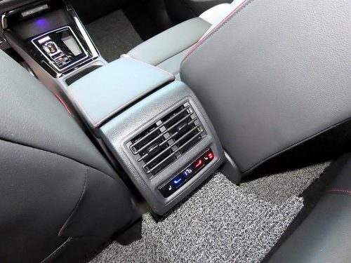 폭스바겐 골프 8세대 2.0 GTI 사진 16